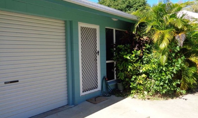 Arcadia Apartment | Beachcomber Unit 5 - Geoffrey Bay