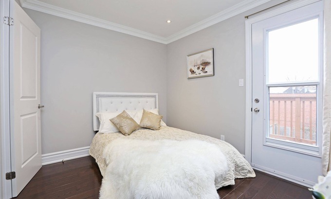 The Beaches House | Beaches House with 3 Bdrm & 3 Bath Sleep 8/parking