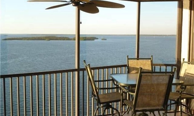 Punta Rassa Condo | Beachfront 10th Floor Resort Condo - Breathtaking views