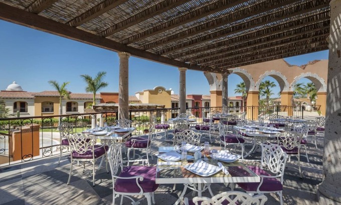 Los Cabos Hotel | Beachfront 1BR Condo with Pool, Hot Tub & Fitness Center