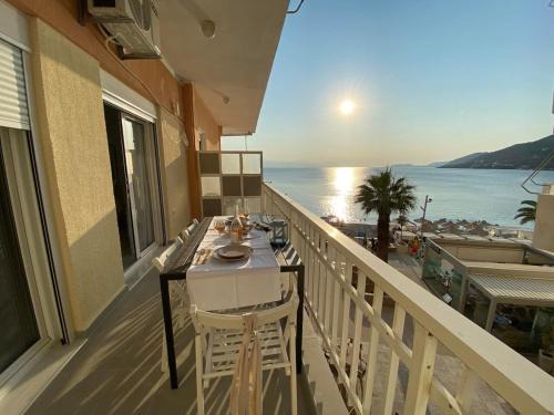 Loutraki Apartment | Beachfront 2Bedroom Flat SeaView