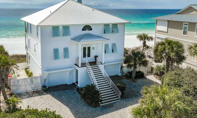 Gulf Trace House | Beachfront 3 Ocean View Suites COMPLIMENTARY DAILY BEACH CHAIR UMBRELLA SERVICE