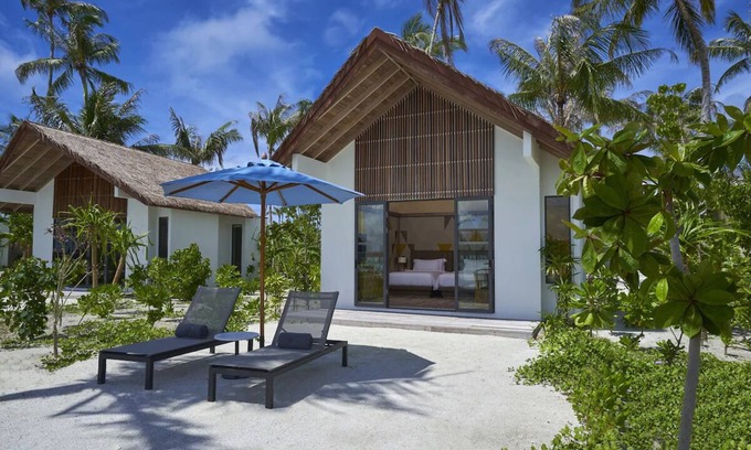 Farukolhufushi Island Hotel | Beachfront Bliss & Rock'n'Roll Vibes at Hard Rock Hotel Maldives