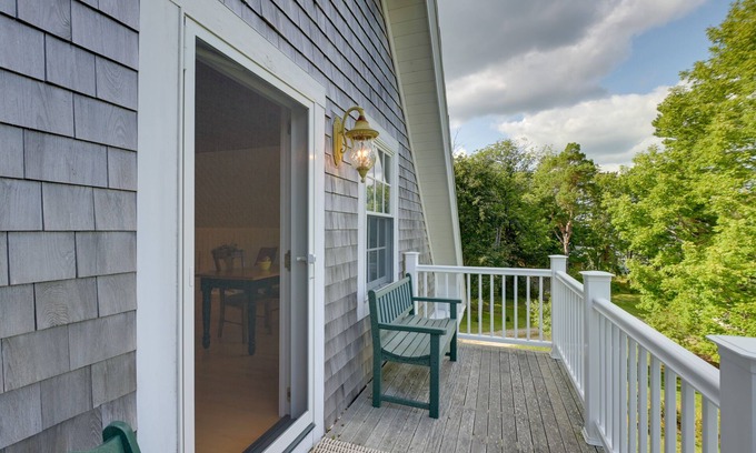 Brooklin Apartment | Beachfront Brooklin Studio with Private Balcony!