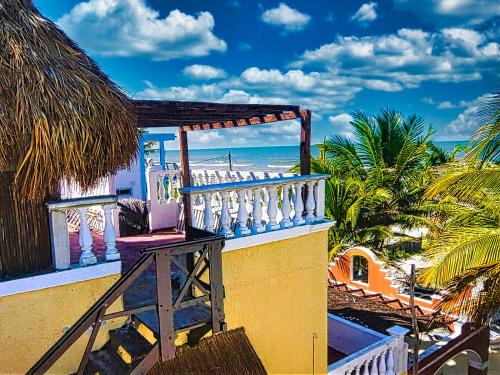 El Cuyo Cabin | Beachfront Casa Maya Lodge