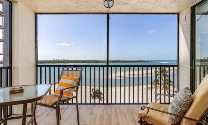 South Island Apartment | Beachfront Escape - Two Bedroom Apartment, Sleeps 5