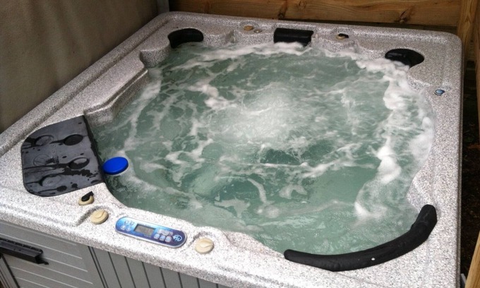 Michigan City Apartment | BEACHFRONT/HOT TUB/STEAM ROOM/MASSAGE CHAIR/PINBALL/BIKES/KAYAKS/PADDLEBOARDS.