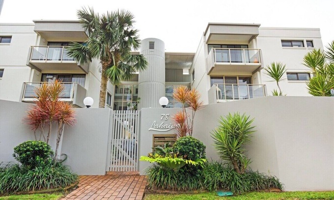Mooloolaba Apartment | Beachfront Location -Ground Floor. Listen to the waves!