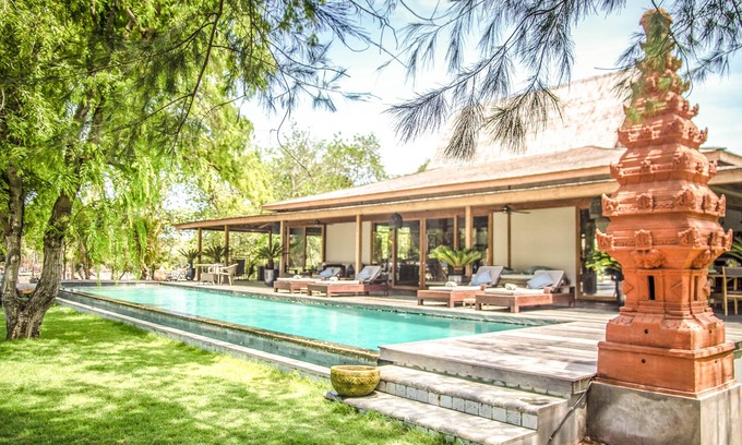 Gili Meno Villa | Beachfront Luxury Villa in Gili Meno