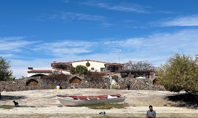 Mulege House | Beachfront Mansion - Luxury (5BR/5Bath) w/staff, Beachfront 5 bedroom Awesome!