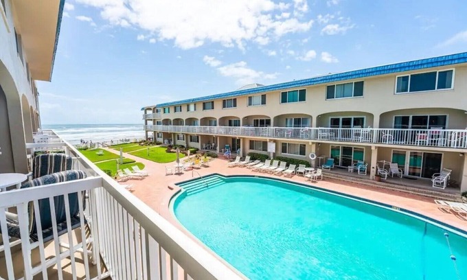 Boardwalk Condo | Beachfront Oceanview condo 2/2 with Pool Win-San - Steps to Flagler