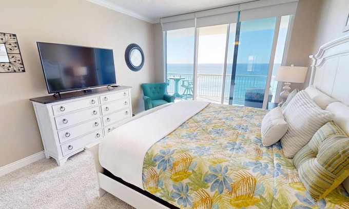 El Centro Beach Condo | Beachfront Palazzo Condo - 2BR + Bunks, Gulf View w/Free Beach Chairs!