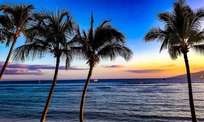 Historic Lahaina Front Street Condo | Beachfront Paradise, Stunning Views, Condo with AC, Steps to the beach!