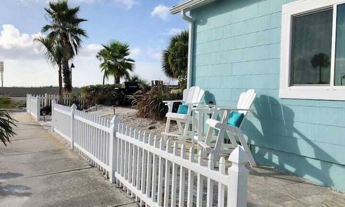 Pass-a-Grille House | Beachfront-Quaint Beachfront House- Pass a Grille