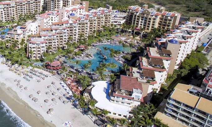 Flamingos Condo | Beachfront Resort & Spa