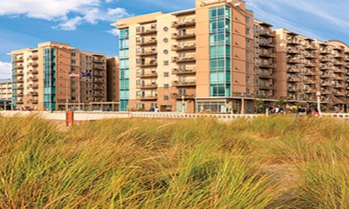 Seaside Gilbert District Resort | Beachfront Resort on the Promenade w/Ocean Views!