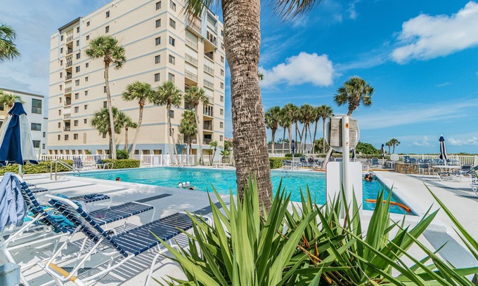 Golden Beach Condo | Beachfront Venice Island Condo