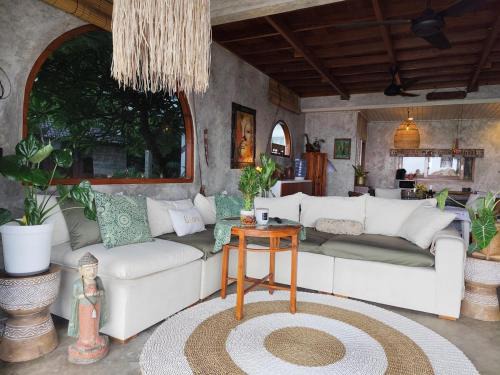 Candi Dasa Villa | Beachfront Villa Tara Bliss Candidasa