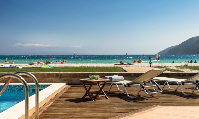 Evgiros Villa | Beachfront Villa Zoe (2-3people)