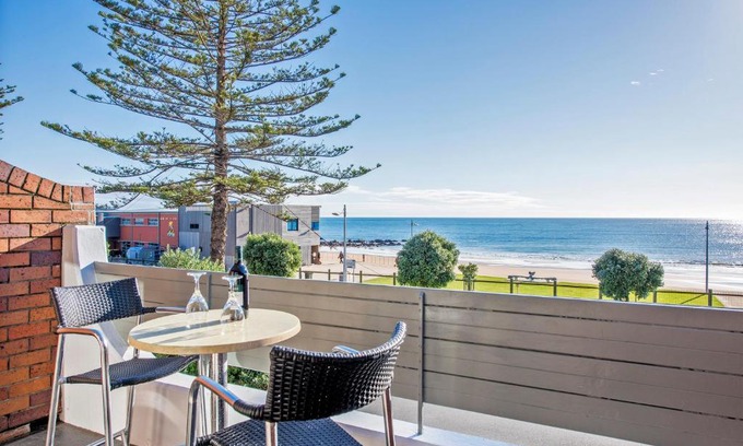 Burnie Hotel | Beachfront Voyager Motor Inn