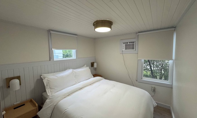 Geneva-on-the-Lake Cottage | Beachland Cottage