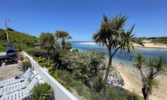 Lelant House | Beachpad's Beach Bungalow on *Best Beach 2024 The Times + hot tub parking wifi