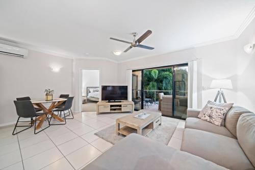 Townsville Apartment | Beachside 2 bed 2 bath unit