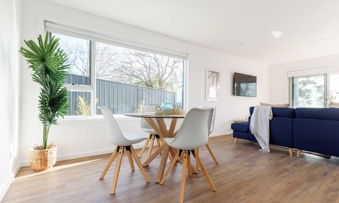 Bridport House | Beachside Bliss in Bridport