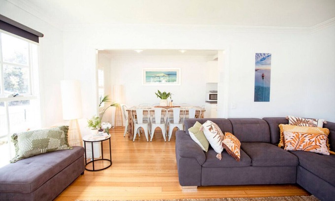 North Shore House | Beachside Getaway Bay Views North Shore VIC Sleeps 12 Free WiFi