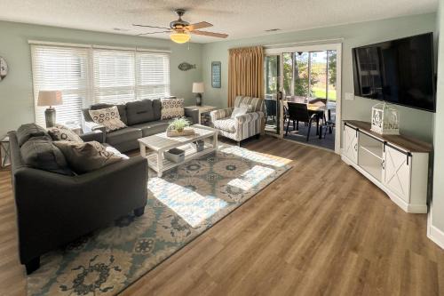 Sea Trail Apartment | Beachside Golf Getaway