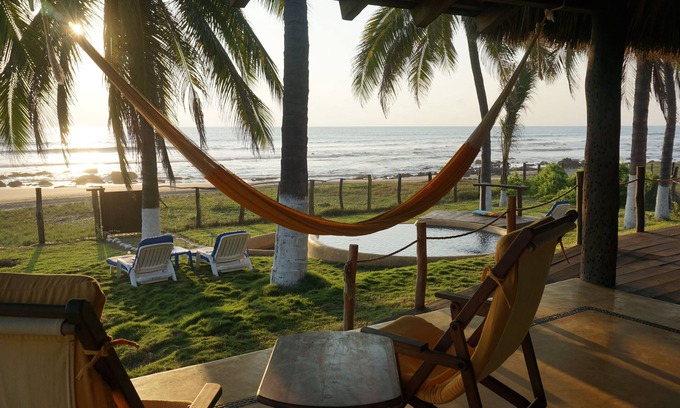 Troncones House | Beachside Palapa House in La Majahua beach, next to Troncones, Ixtapa region