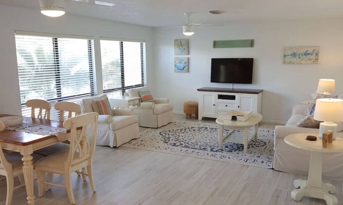 Navarre Beach Apartment | Beachview Beachin': The Perfect Pool & Beach Vacation Destination! Sleeps 8!