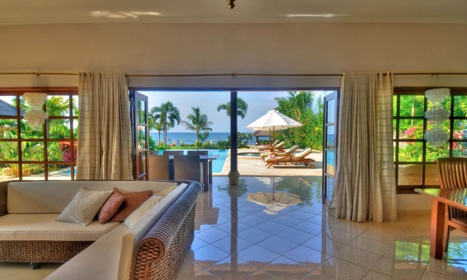 Lokapaksa Villa | Beachvilla, 2/8 PRs. cooking incl. private pool, jacuzzi, massage available