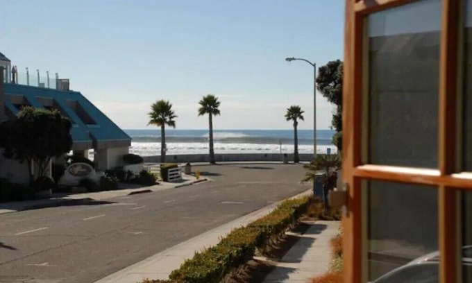 Downtown Cottage | Beachwalk-boogie boards, beach chairs , all here!