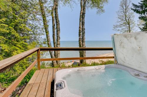 Forestville House | Beachy Palms Cottage on Lake Huron with Hot Tub!
