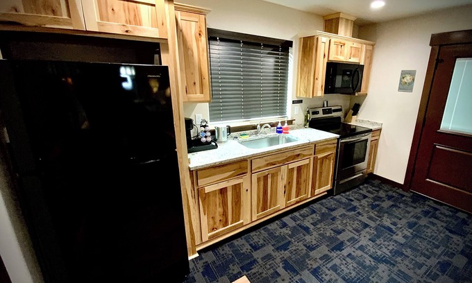 Grants Pass House | Bear Mountain -Suite 9