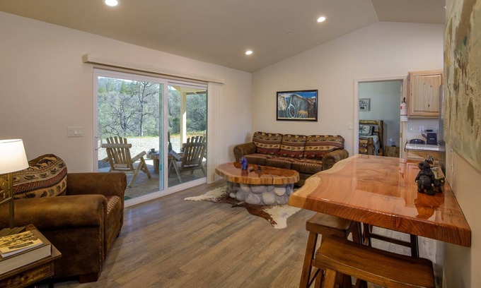 Mariposa House | Bear Paw Cabin new construction near Yosemite on a beautiful property