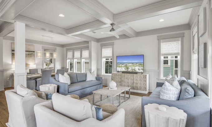 Santa Rosa Beach House | Beargrass. 4 Bedroom Newly Updated with 6-Seater Golf Cart & Bikes!