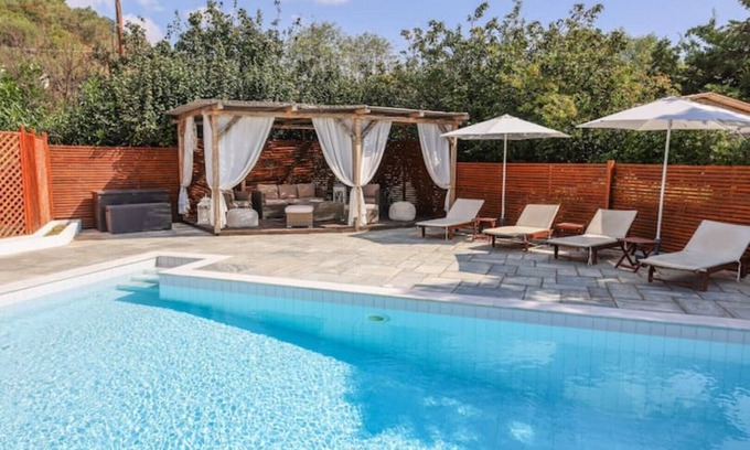 Agia Paraskevi Villa | Beautiful beachside Villa with private pool.