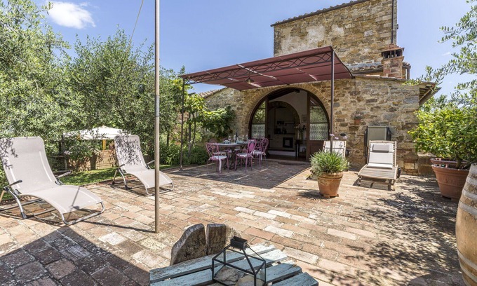Poggibonsi Villa | Beautiful private villa with pool, A/C, WIFI, TV, veranda and panoramic view, close to San Gimig.