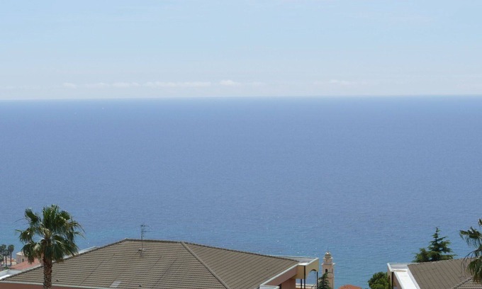 Santo Stefano al Mare Apartment | Beautiful apartment for 4 people with WIFI, balcony and parking