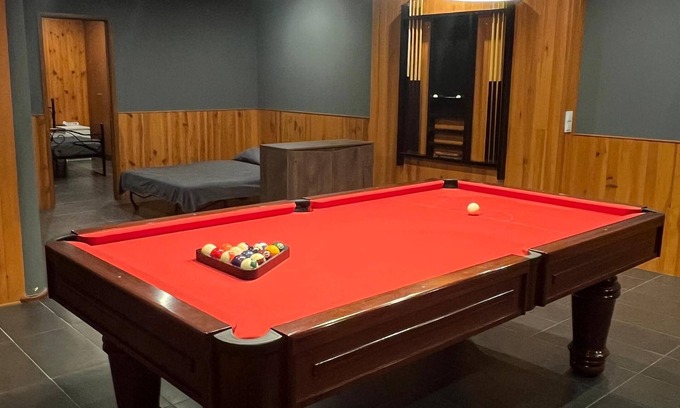 Gondomar House | Beautiful 1-bedr. apartment for rent with games room and barbecue - 123m² of private space