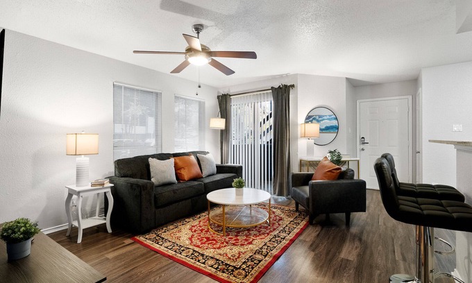 University Hills and Windsor Park Apartment | Beautiful 1BD/1BA in University Hills 7843
