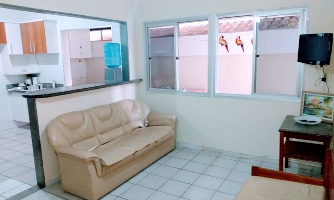 Praia do Morro Apartment | Beautiful 1st floor apartment facing the sea, on Avenida Praiana, one hundred meters from Morro beach.