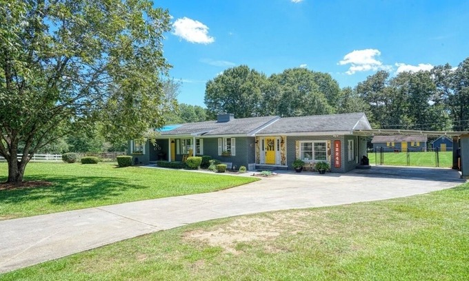 Covington Cottage | Beautiful 2 bdrms 2.5 bthrms Covington cottages.