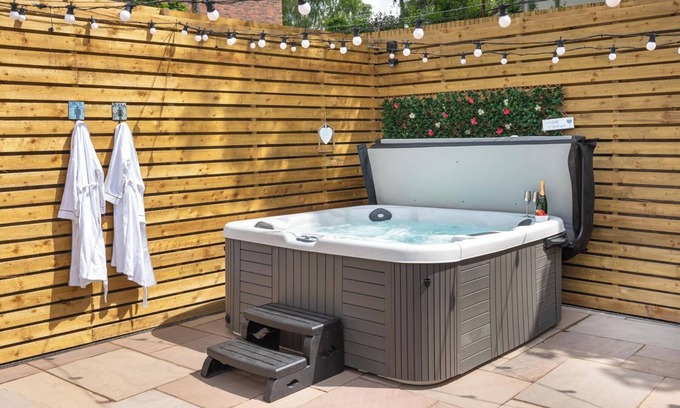 Hethersgill Cottage | Beautiful 2-Bed Cottage near Carlisle with Hot Tub