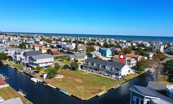 South Bethany House | Beautiful 2 bed Townhouse in Bayshore Breeze! Close to State Park Beaches! Dock, Beach Town, Restaurants and More!