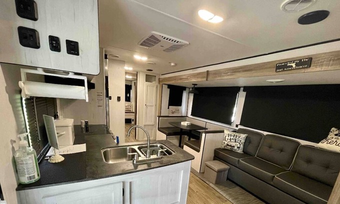 Centralia House | Beautiful 2021 camper on a ranch