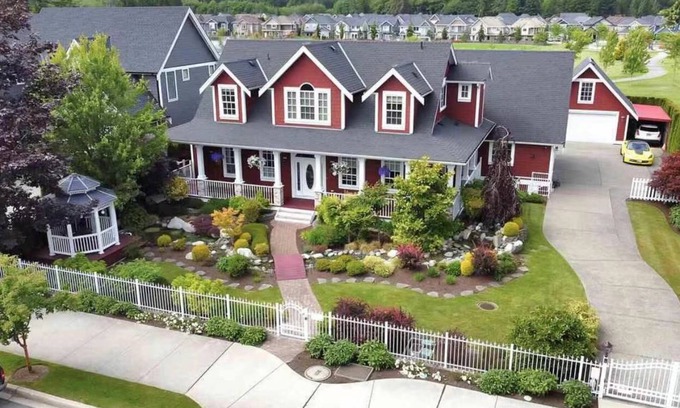 Douglas House | Beautiful 2B2B suite close Peace Arch&White Rock