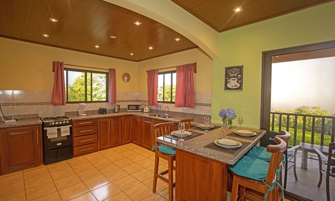 Bijagua House | BEAUTIFUL 2BR HOME WITH STUNNING VOLCANO VIEWS - FRIENDSHIP HOUSE AT BEPURAVIDA